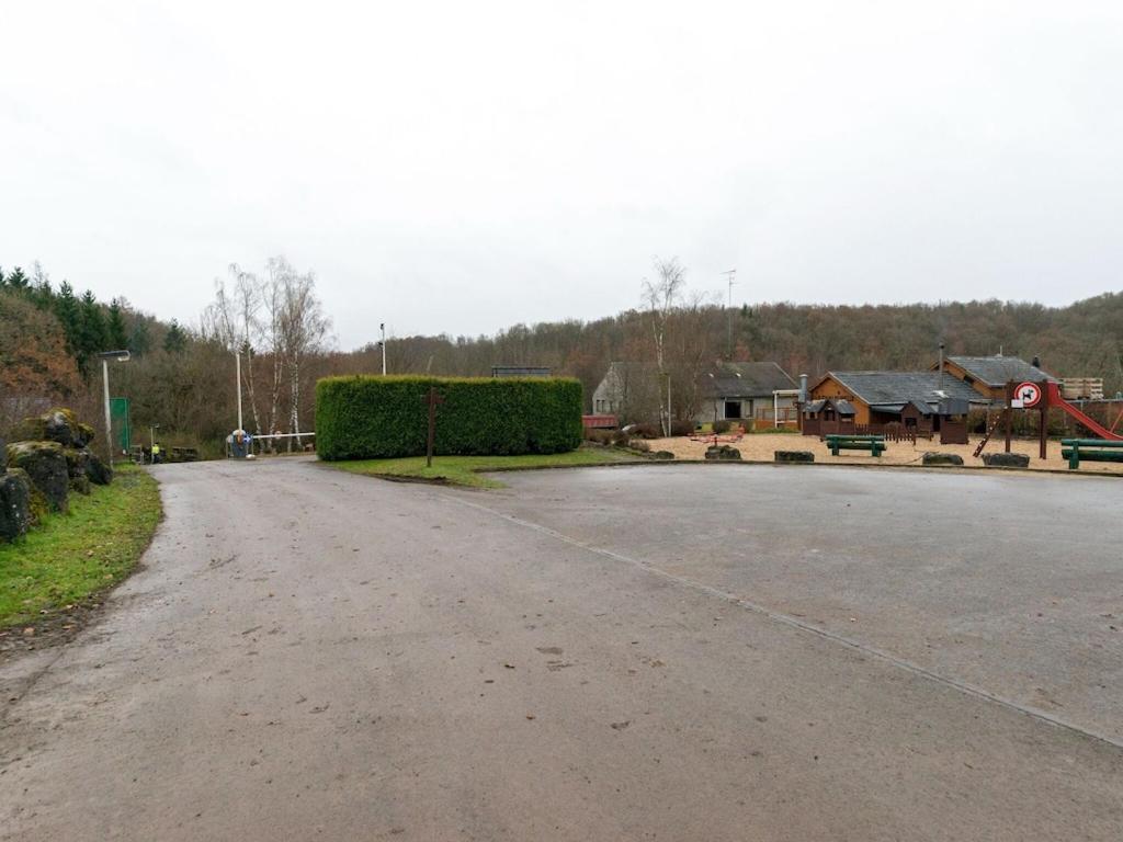 Вілла Cosy Chalet Near Durbuy In Nature Somme-Leuze Екстер'єр фото